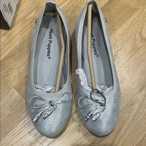 NWT Hush Puppies silver flats, girls size 3